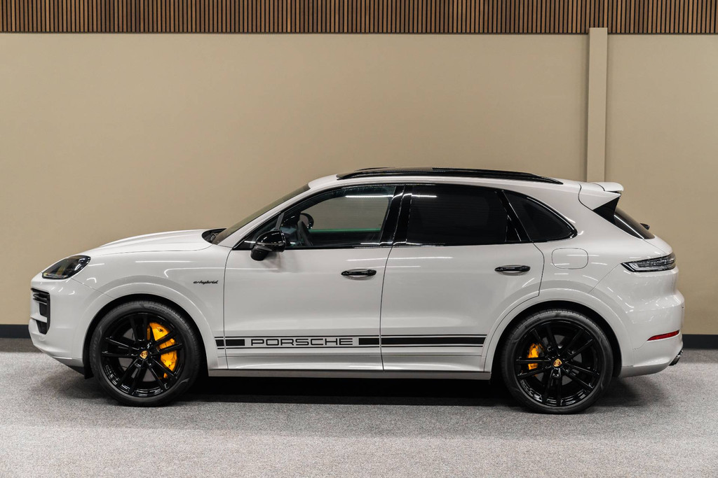 Porsche Cayenne Turbo E-Hybrid 47988721-2.jpg | WagenparQ