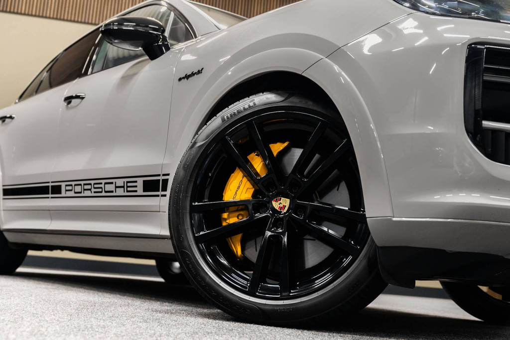Porsche Cayenne Turbo E-Hybrid 47988721-3.jpg | WagenparQ