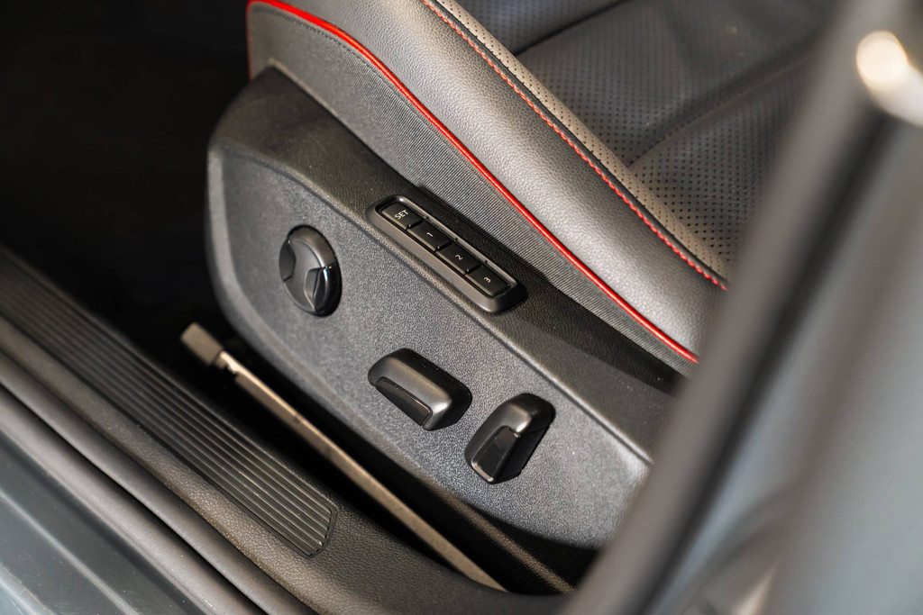 Volkswagen Golf 2.0 TSI GTI Clubsport 56162247-26.jpg | WagenparQ