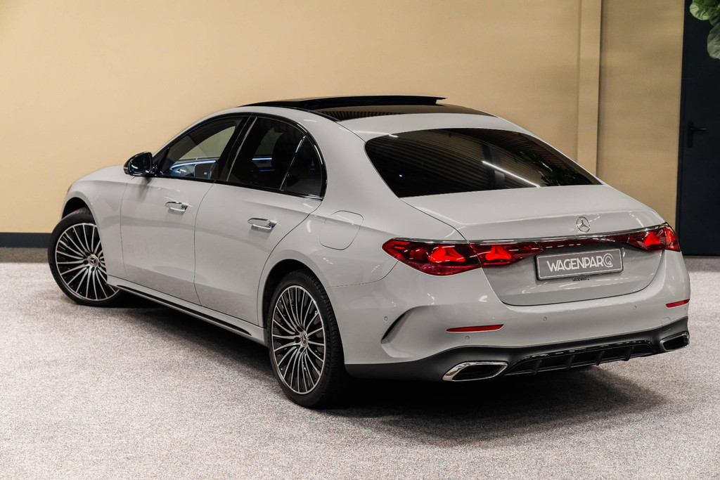 Mercedes-Benz E-Klasse 300 e 4MATIC AMG*4W-STURING*LUCHTVERING*SCREEN 56471578-1.jpg | WagenparQ