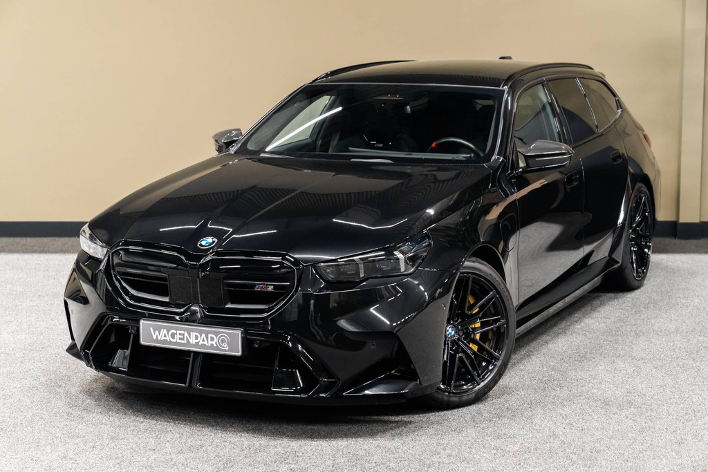 BMW M5 Touring CERAMIC.M-DRIVE PACK.T.HAAK. 57012092-2.jpg | WagenparQ