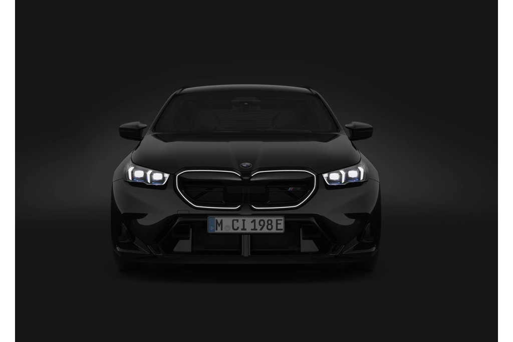 BMW M5 Touring CERAMIC.M-DRIVE PACK.T.HAAK. 57012092-3.jpg | WagenparQ