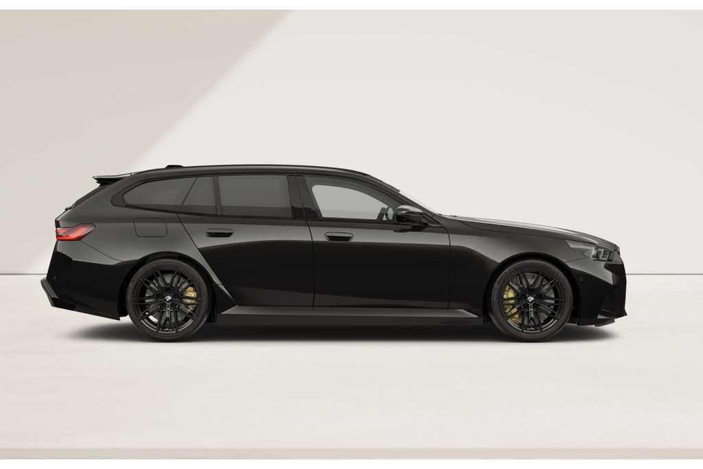 BMW M5 Touring CERAMIC.M-DRIVE PACK.T.HAAK. 57012092-4.jpg | WagenparQ